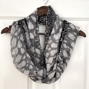 Avenue Gray Printed Scarf